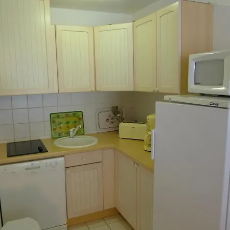 Croix De Verdon 203: Functional And Comfortable Studio *